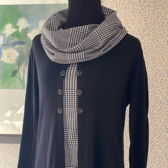 Ladies, long sleeve black tunic top - Picture 3 of 6